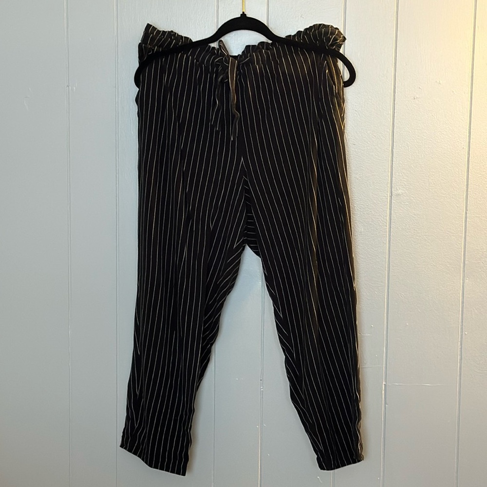 Torrid Paperbag Waist Striped Pants Size 1